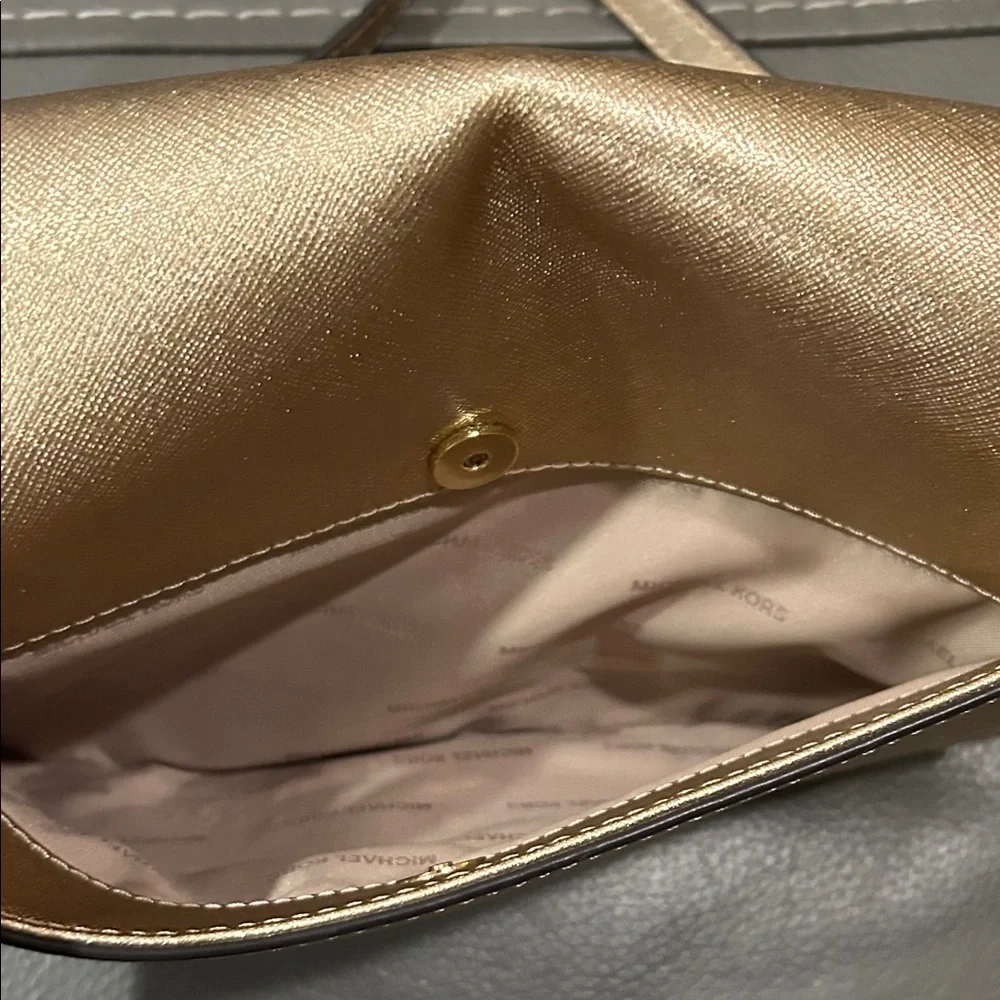 Michael Kors Jet Set Gold Crossbody Bag, (dimensions 9.5”x7”) - Picture 10 of 16